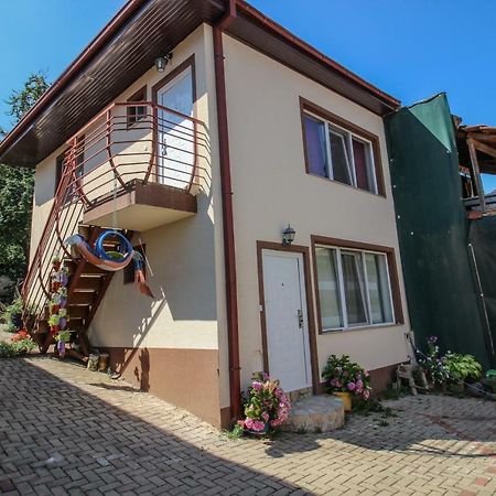 Apartmani Mishe Vevčani エクステリア 写真